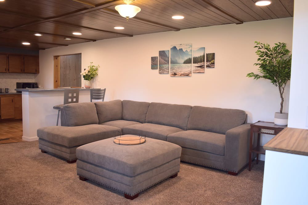 Photo of Livingroom in Fairlawn