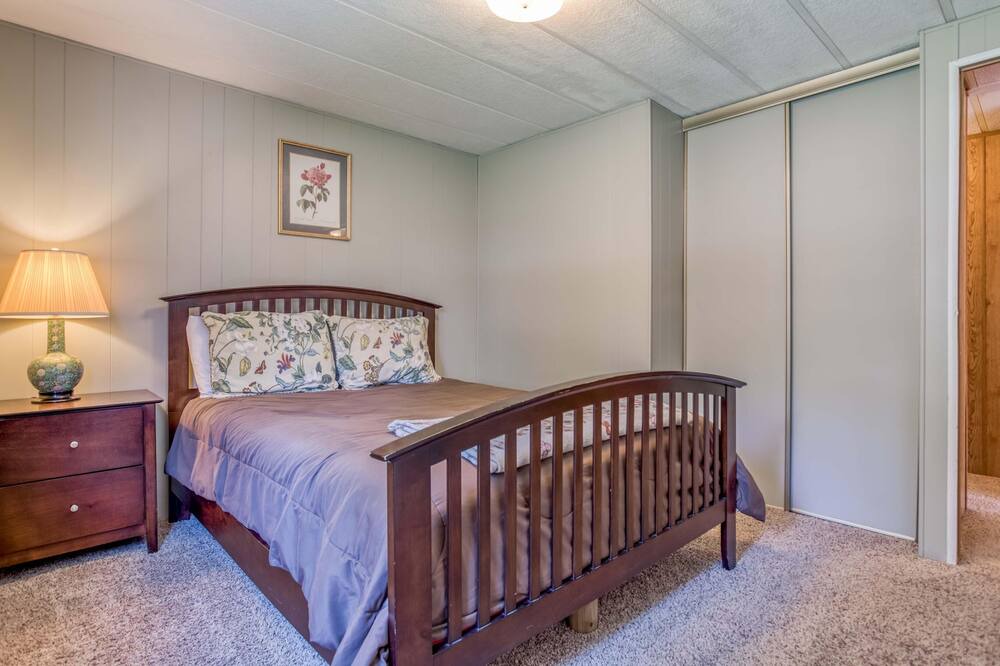 Photo of Bedroom in Three Rivers