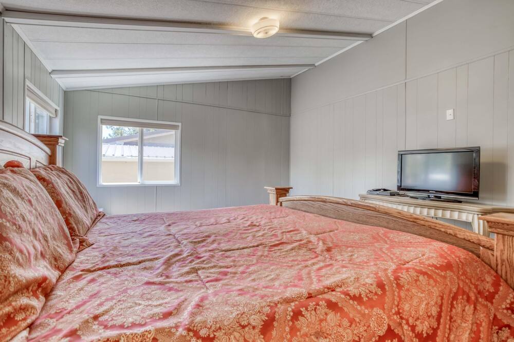 Photo of Bedroom in Three Rivers