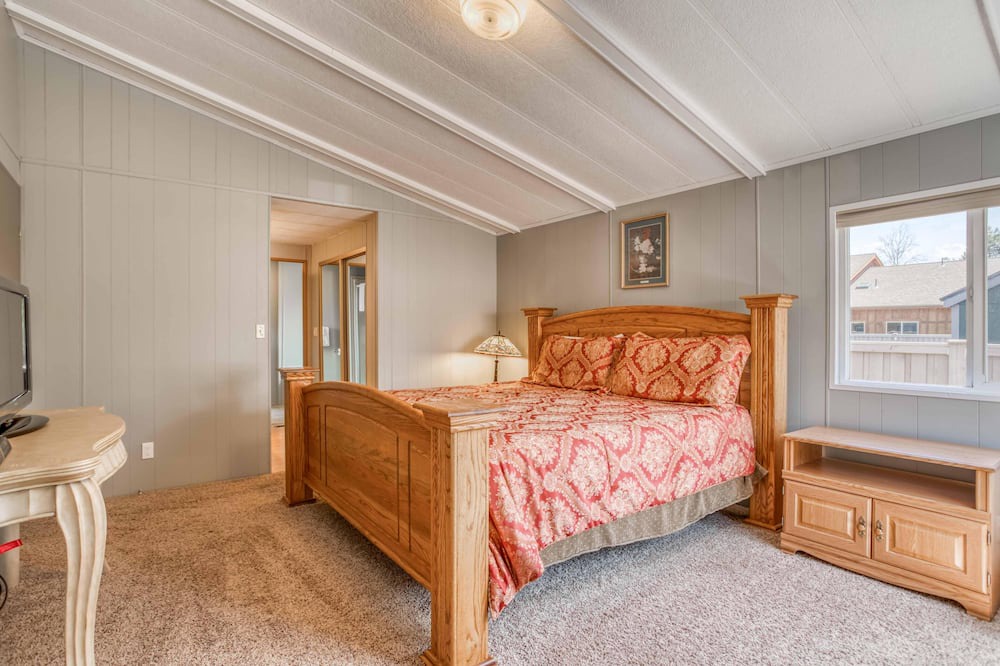 Photo of Bedroom in Three Rivers