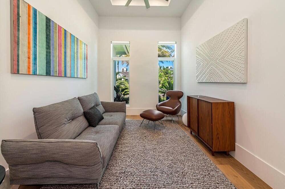 Photo of Livingroom in Burlington
