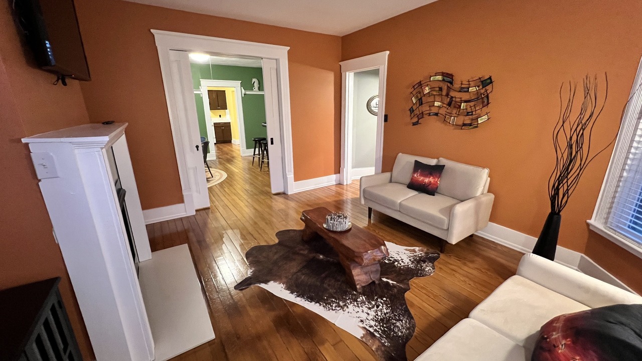 Photo of Livingroom in North Admiral