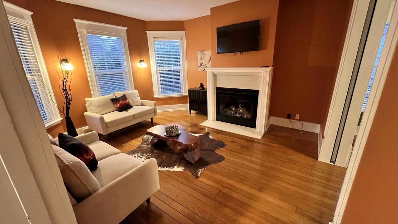 Photo of Livingroom in North Admiral