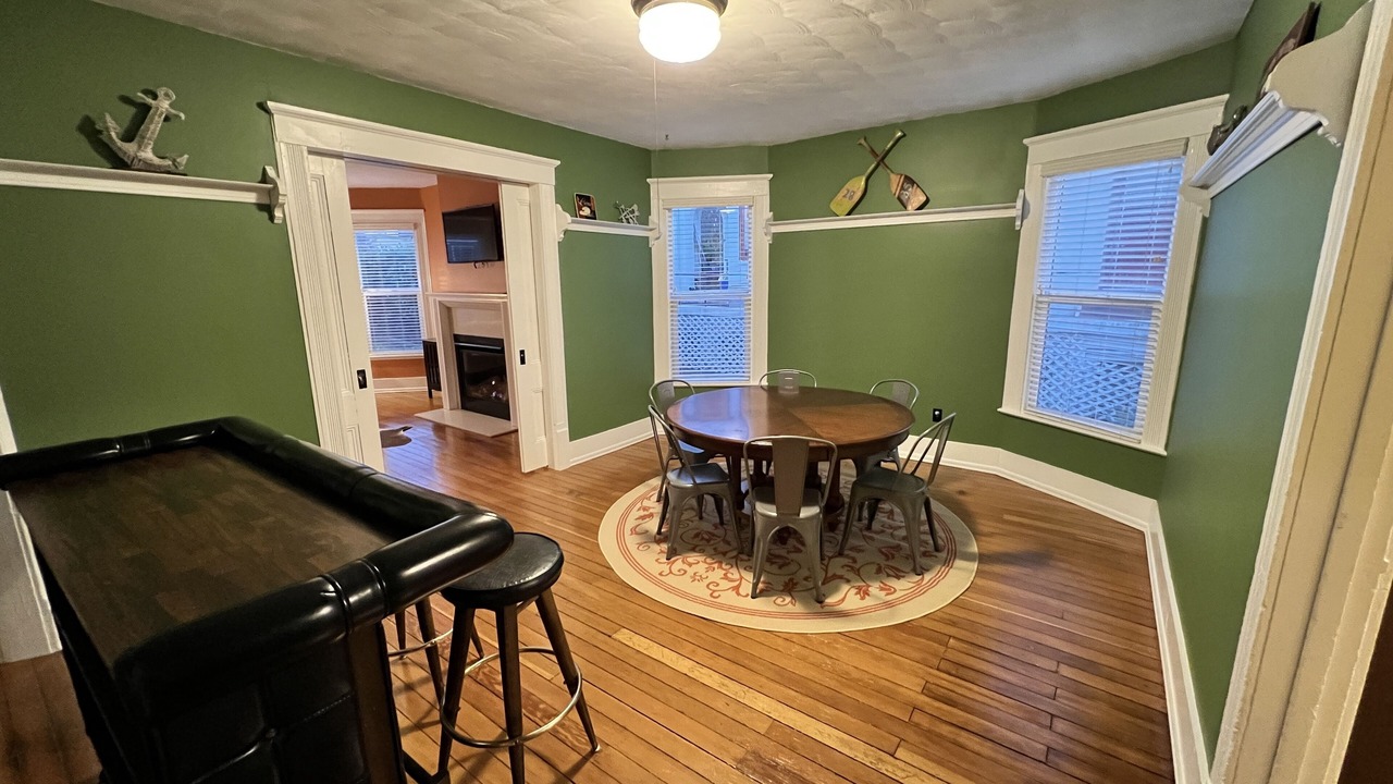 Photo of Others in North Admiral