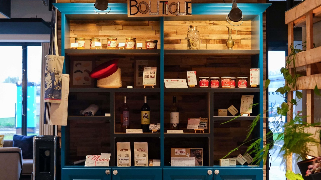 Photo of Others in Biron