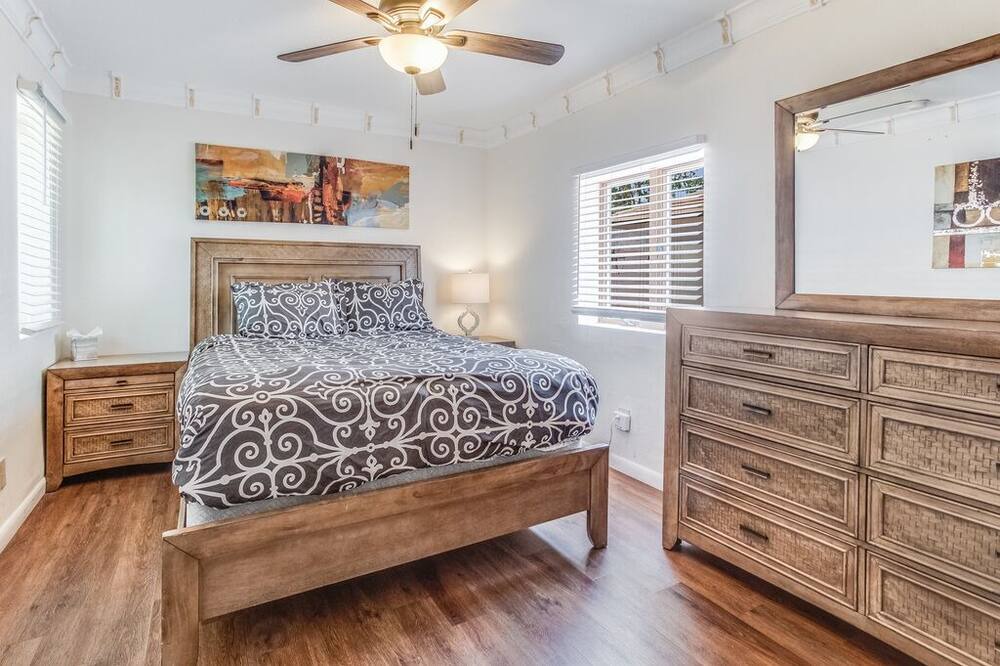 Photo of Bedroom in Hendricks and Venice Isles