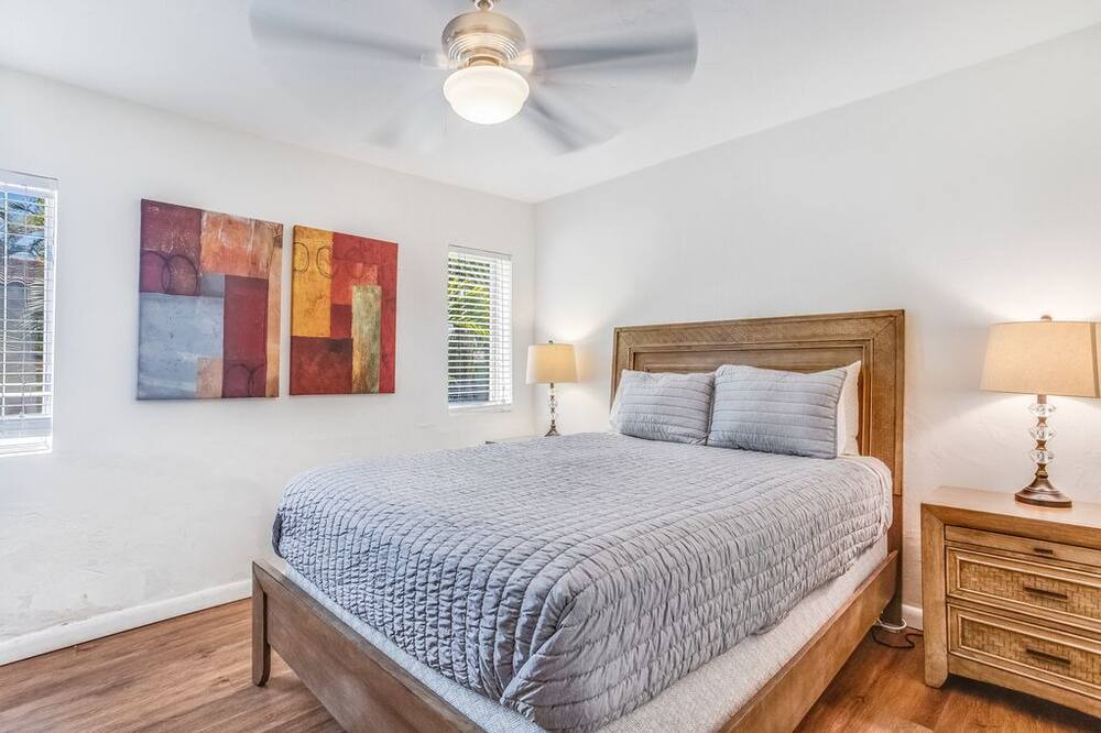 Photo of Bedroom in Hendricks and Venice Isles
