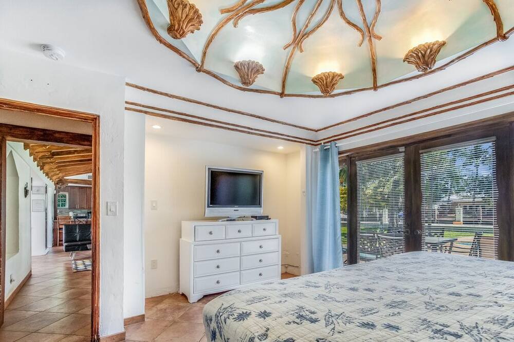 Photo of Bedroom in Hendricks and Venice Isles