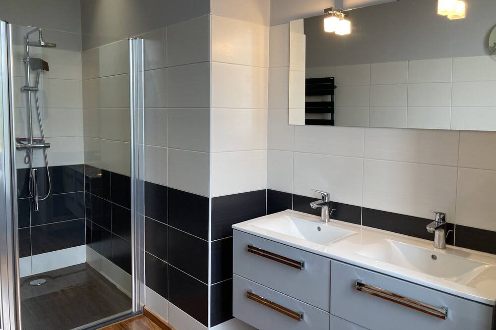 Photo of Bathroom in Fontenay-le-Comte
