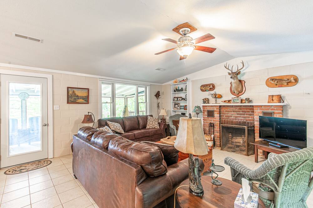 Photo of Livingroom in Doniphan