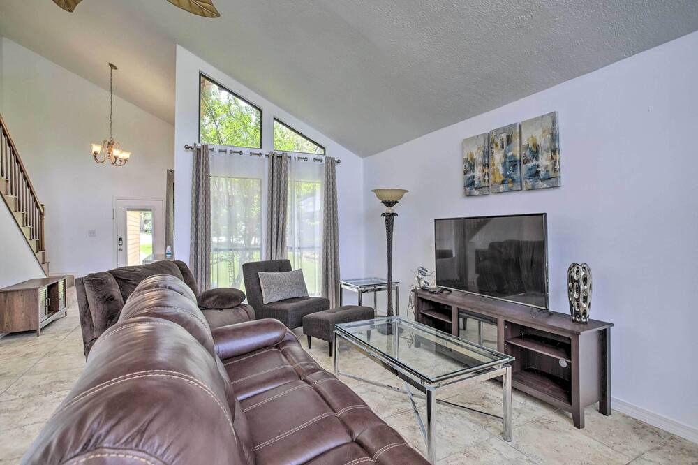 Photo of Livingroom in Montgomery