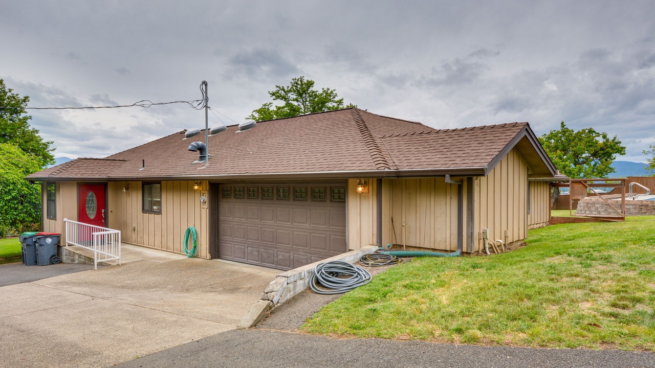 Photo of Outdoor in Medford