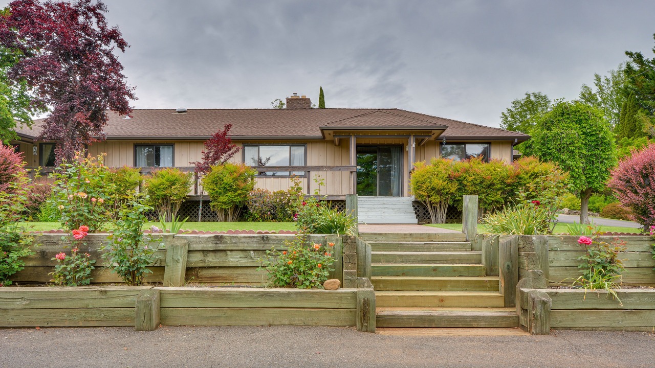 Photo of Outdoor in Medford