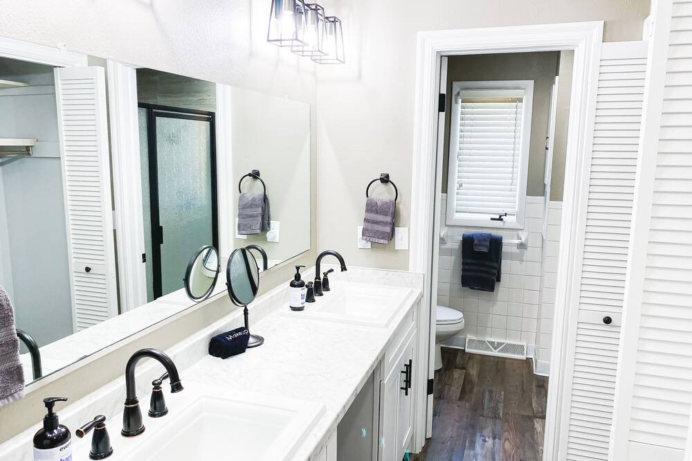 Photo of Bathroom in Monett