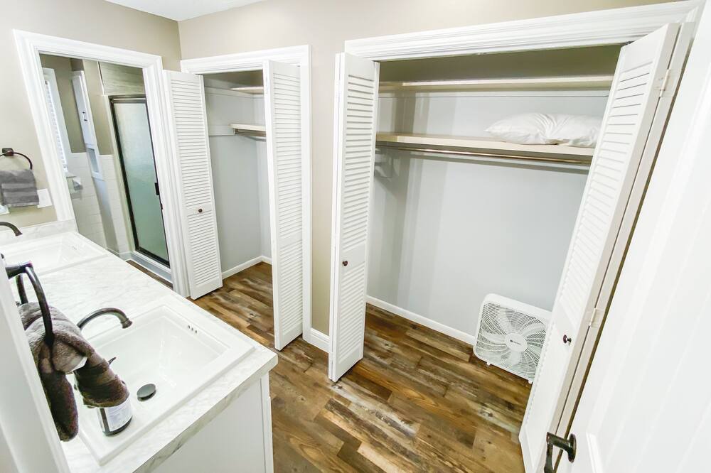 Photo of Others in Monett