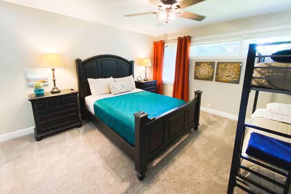 Photo of Bedroom in Monett