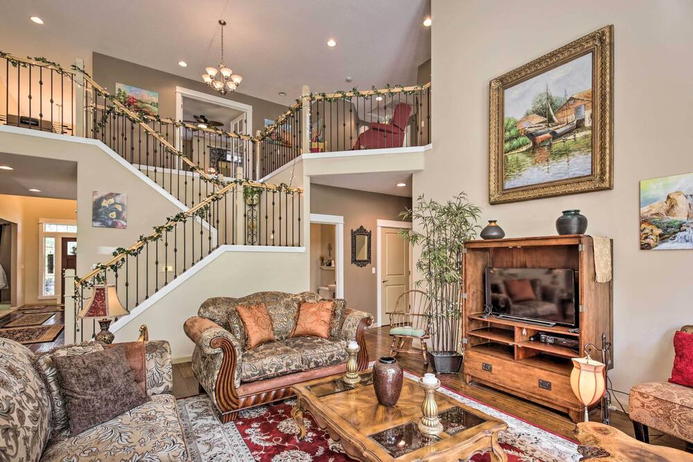 Photo of Livingroom in Lafayette