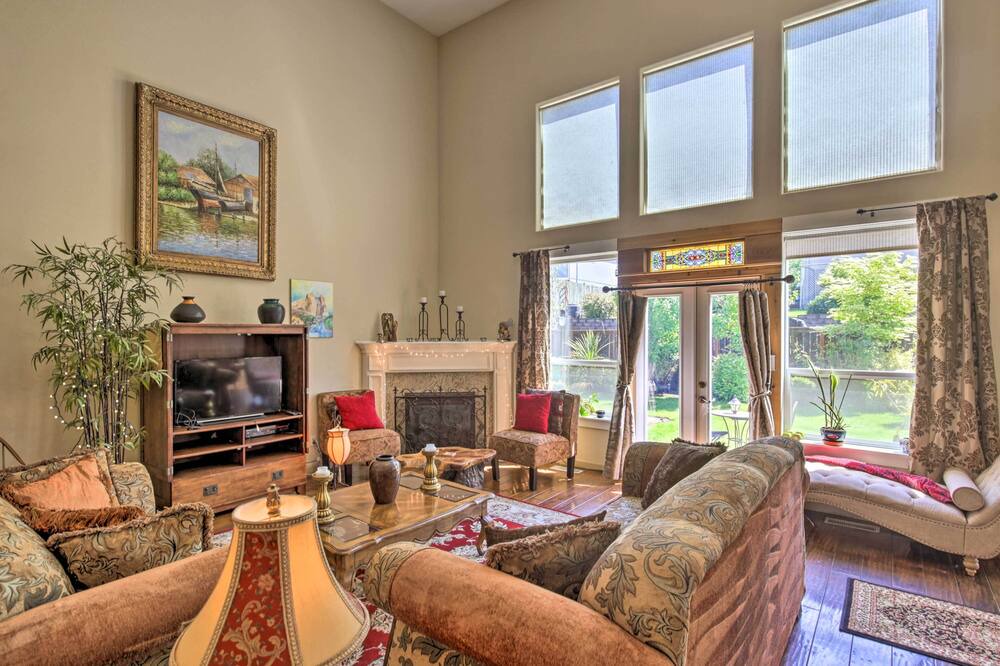 Photo of Livingroom in Lafayette