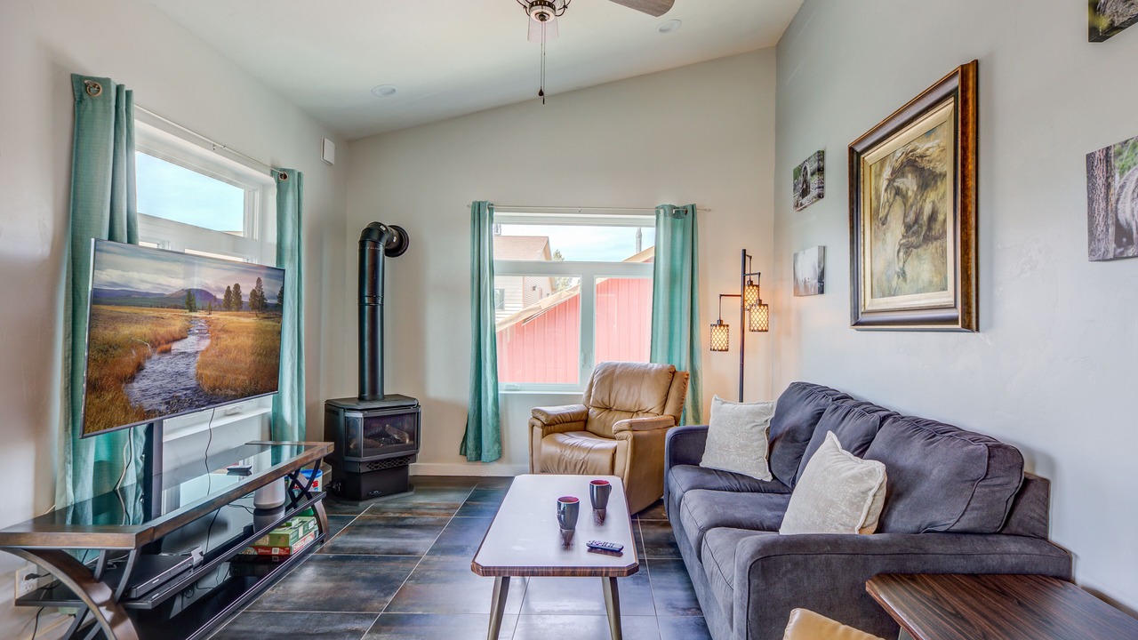 Photo of Livingroom in West Yellowstone