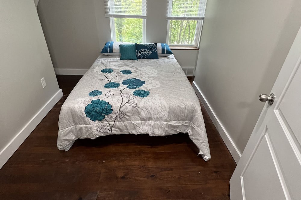 Photo of Bedroom in Ligonier