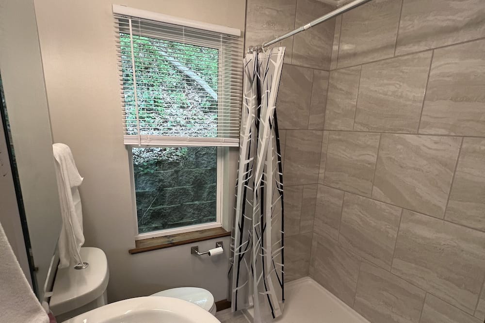 Photo of Bathroom in Ligonier