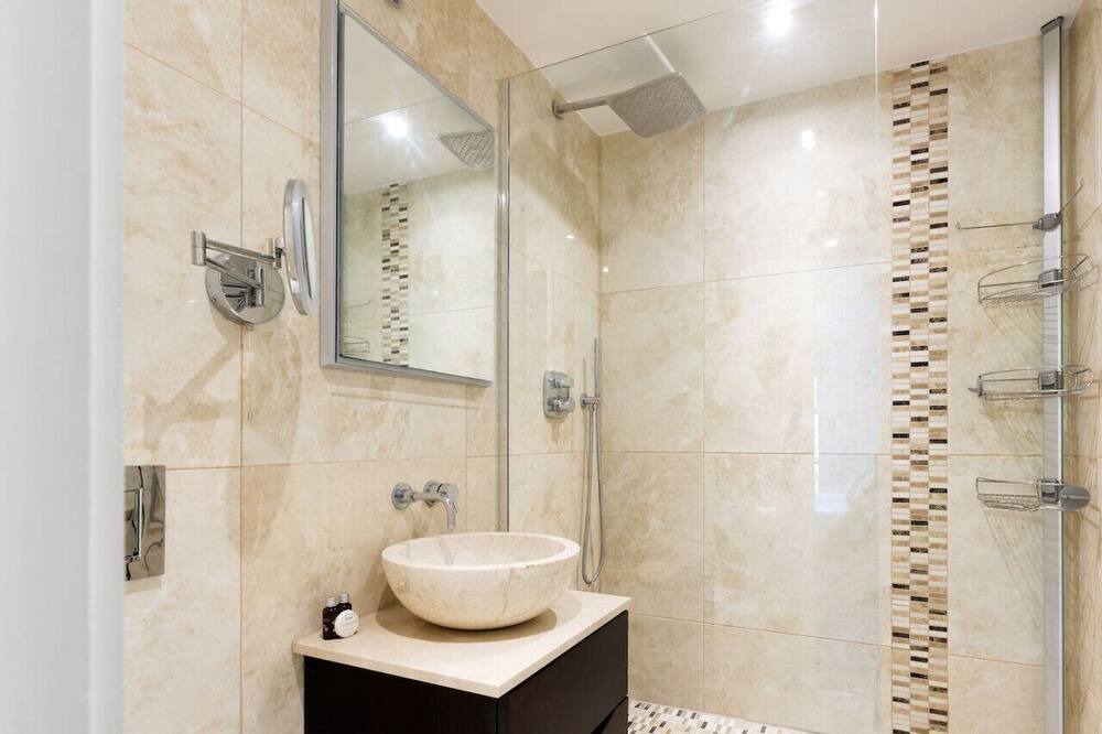 Photo of Others in West Brompton