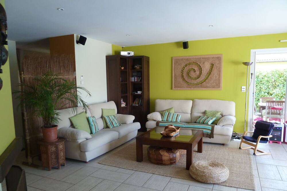 Photo of Livingroom in Saint-Aubin-de-Medoc