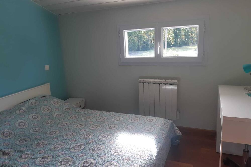 Photo of Bedroom in Saint-Aubin-de-Medoc