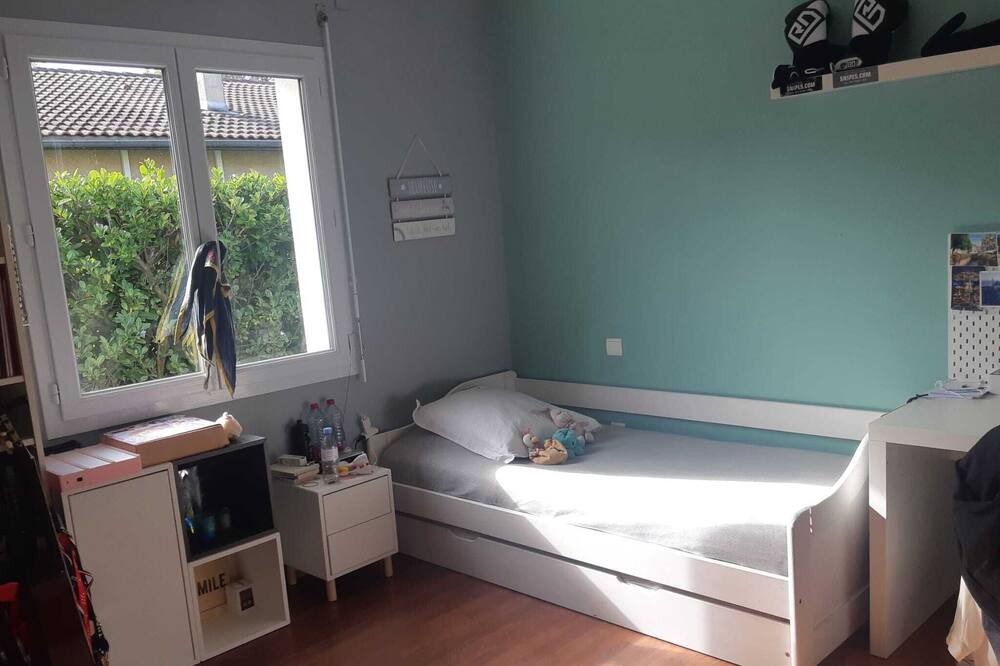 Photo of Bedroom in Saint-Aubin-de-Medoc