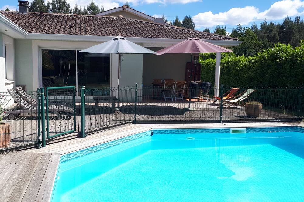 Photo of Outdoor in Saint-Aubin-de-Medoc