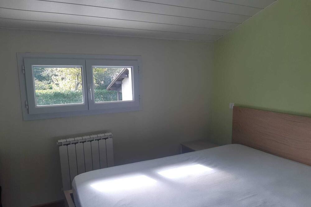 Photo of Bedroom in Saint-Aubin-de-Medoc