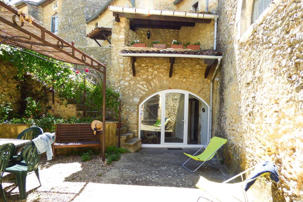 Photo of Patio Balcony in Labastide-de-Virac