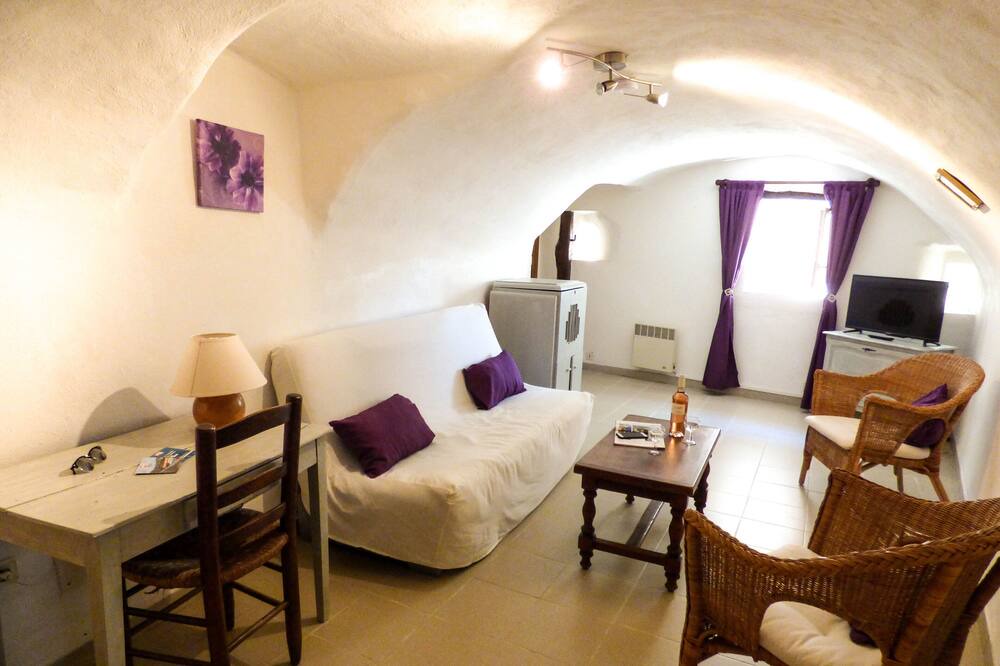 Photo of Livingroom in Labastide-de-Virac
