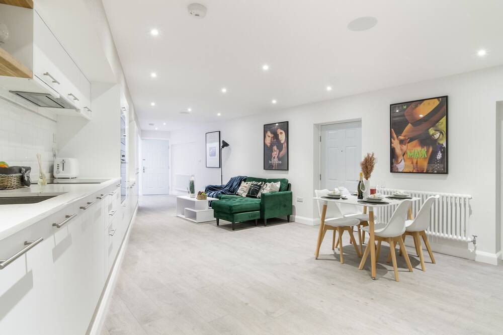 Photo of Livingroom in Barnet