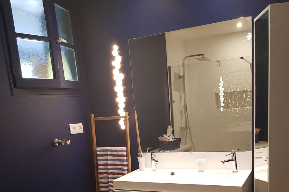 Photo of Bathroom in Nevian
