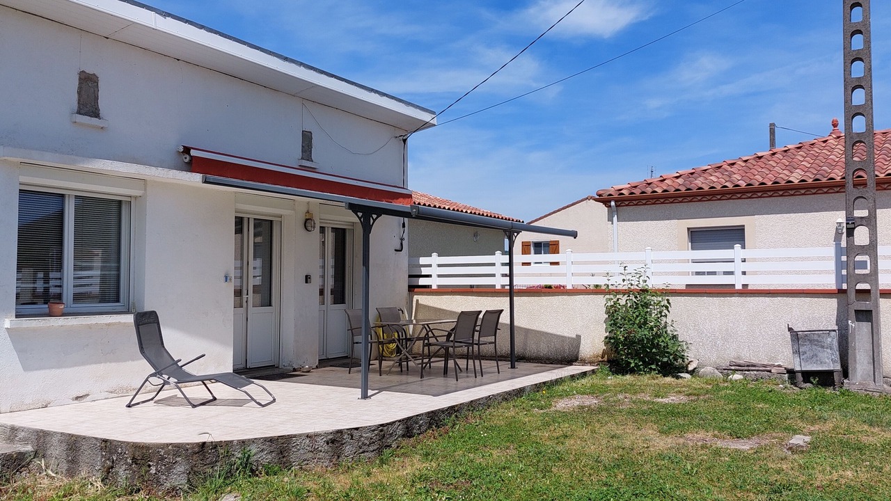 Photo of Patio Balcony in Lorp-Sentaraille