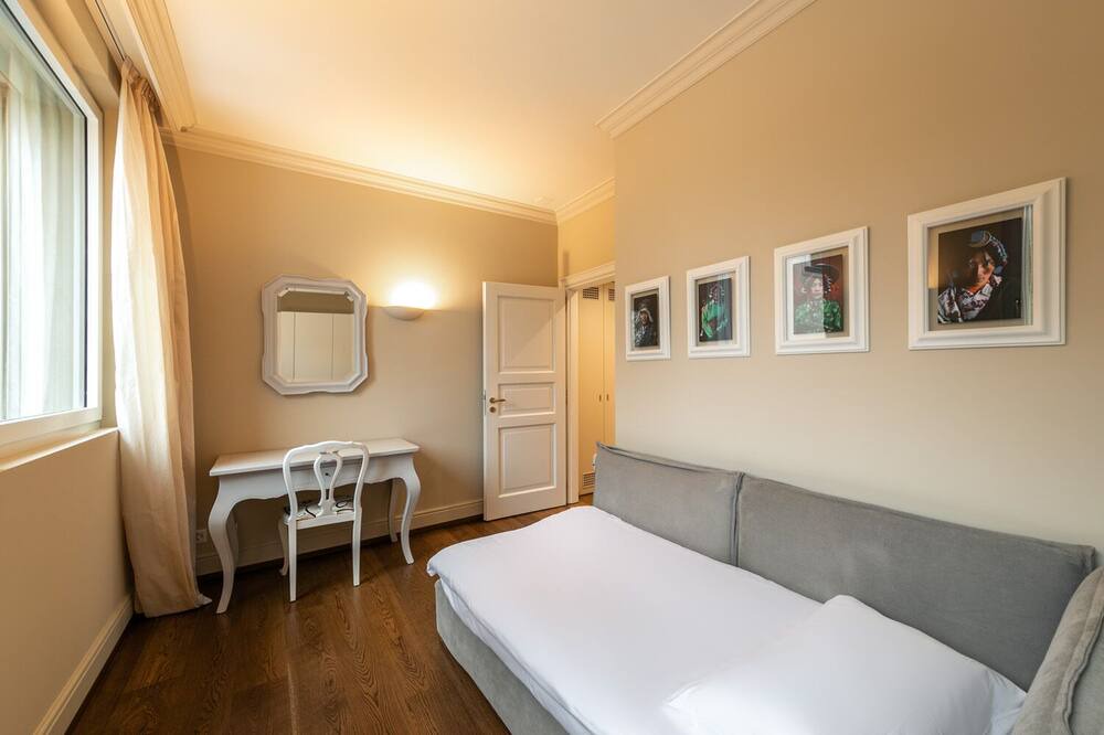 Photo of Bedroom in Agra