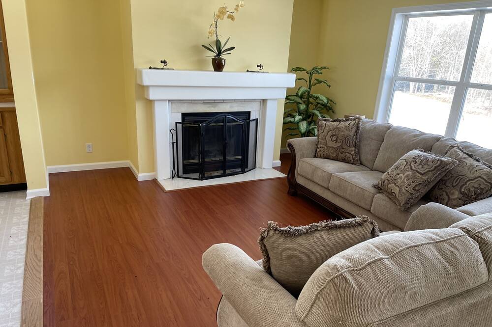 Photo of Livingroom in Monticello