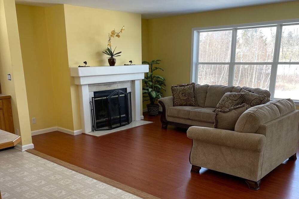 Photo of Livingroom in Monticello
