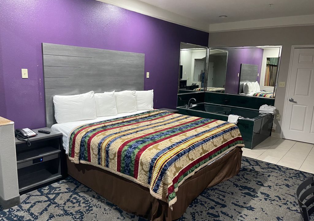 Photo of Bedroom in Alvin