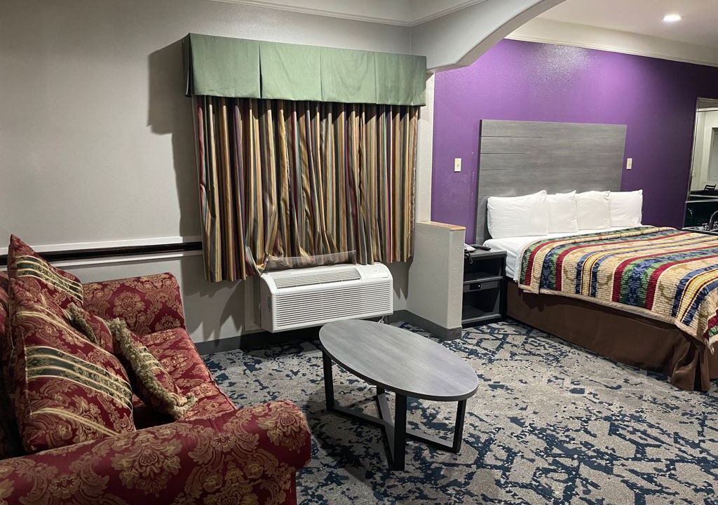 Photo of Bedroom in Alvin