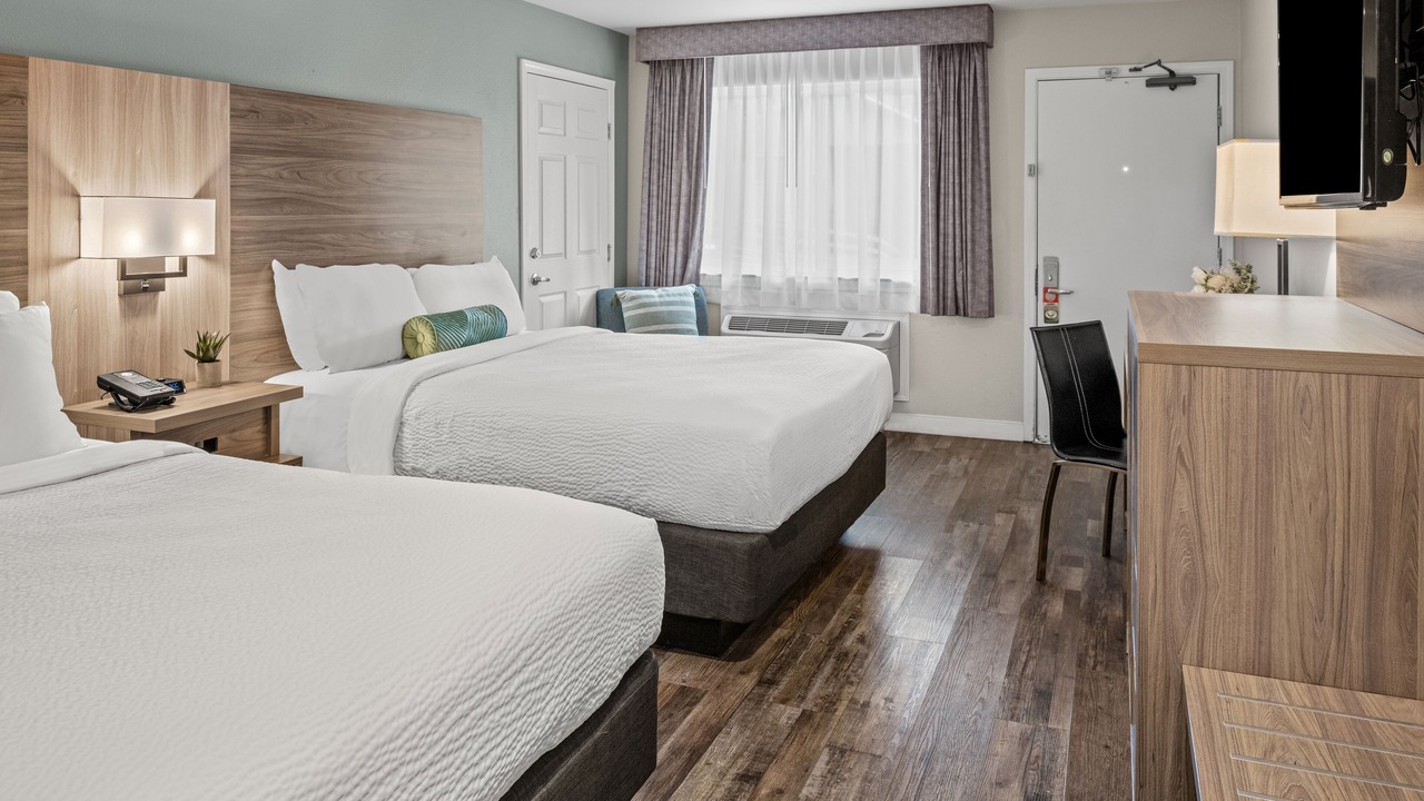 Photo of Bedroom in Groveland