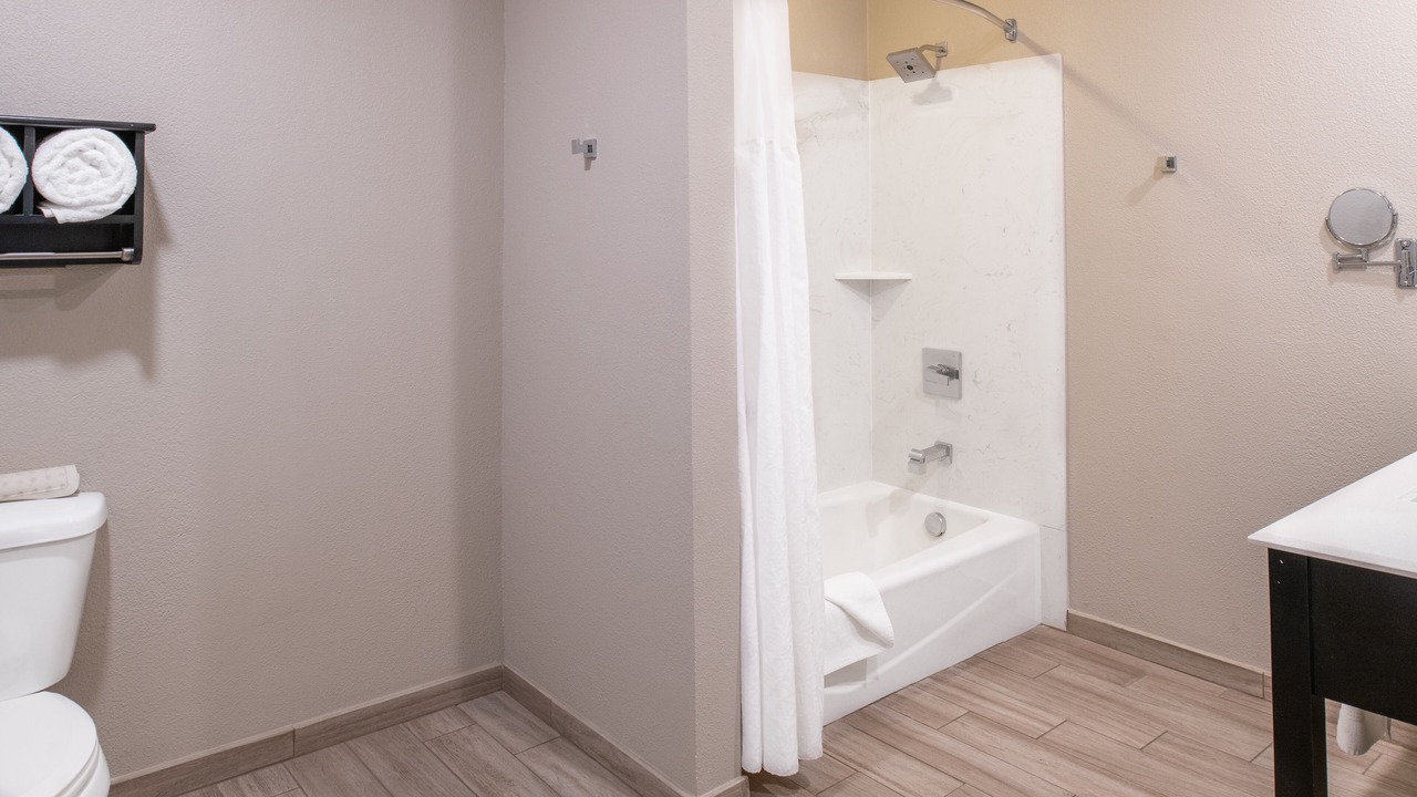 Photo of Bathroom in Groveland