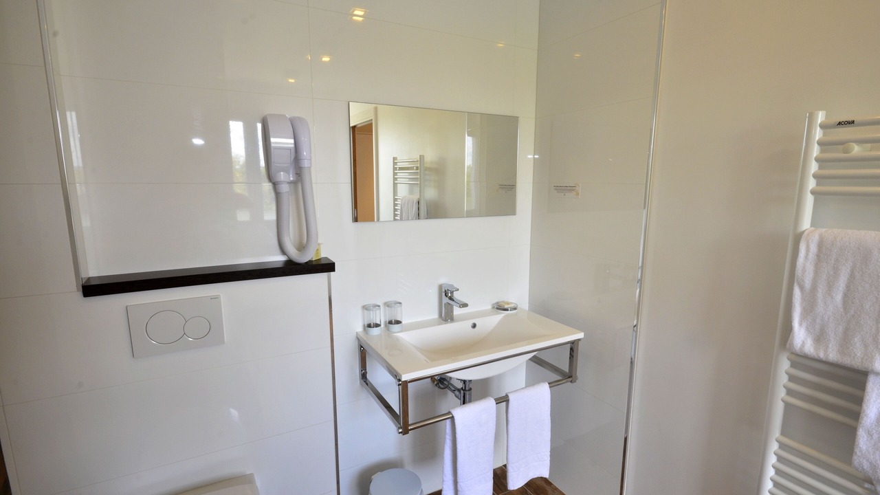 Photo of Bathroom in Rolleboise