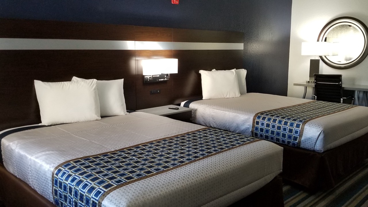 Photo of Bedroom in Oaks Historic District
