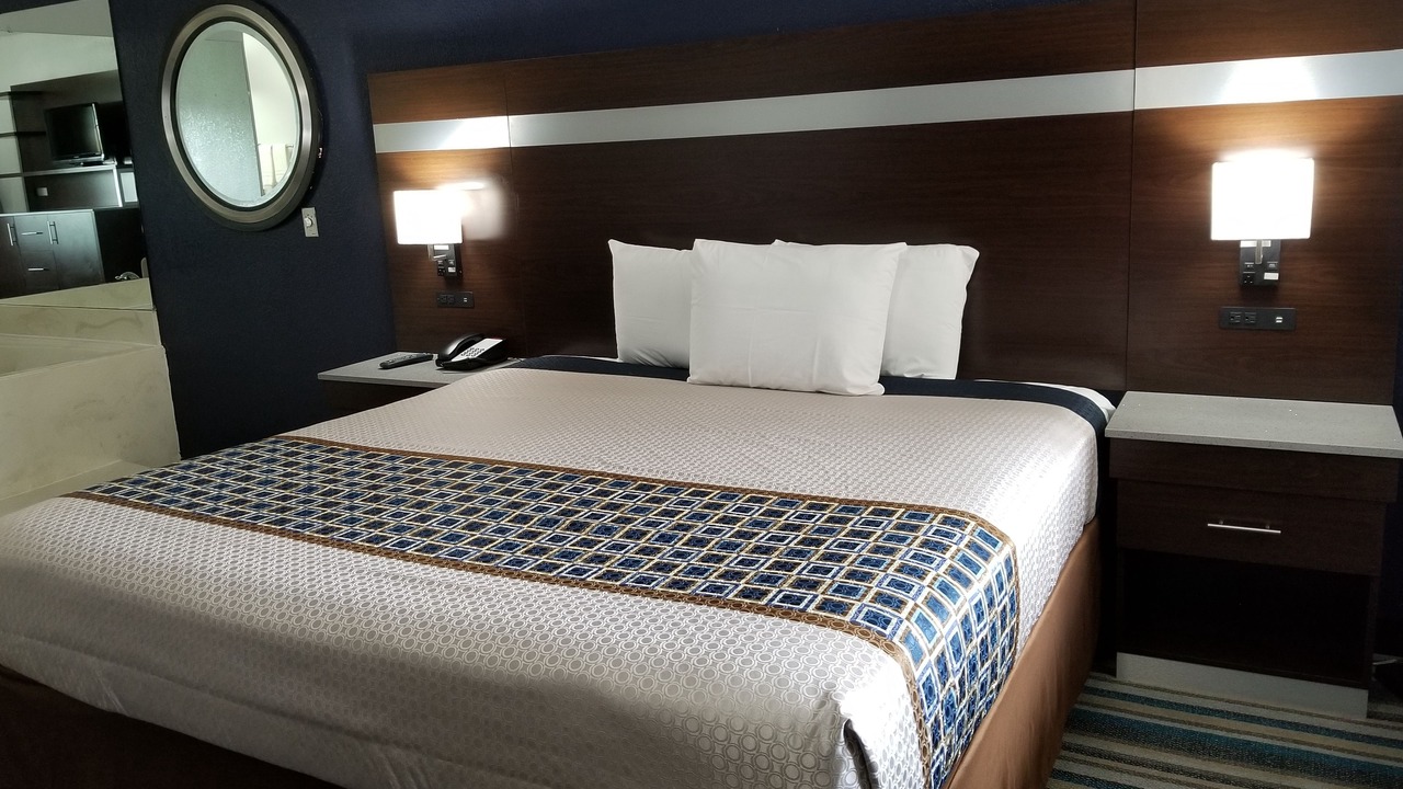 Photo of Bedroom in Oaks Historic District