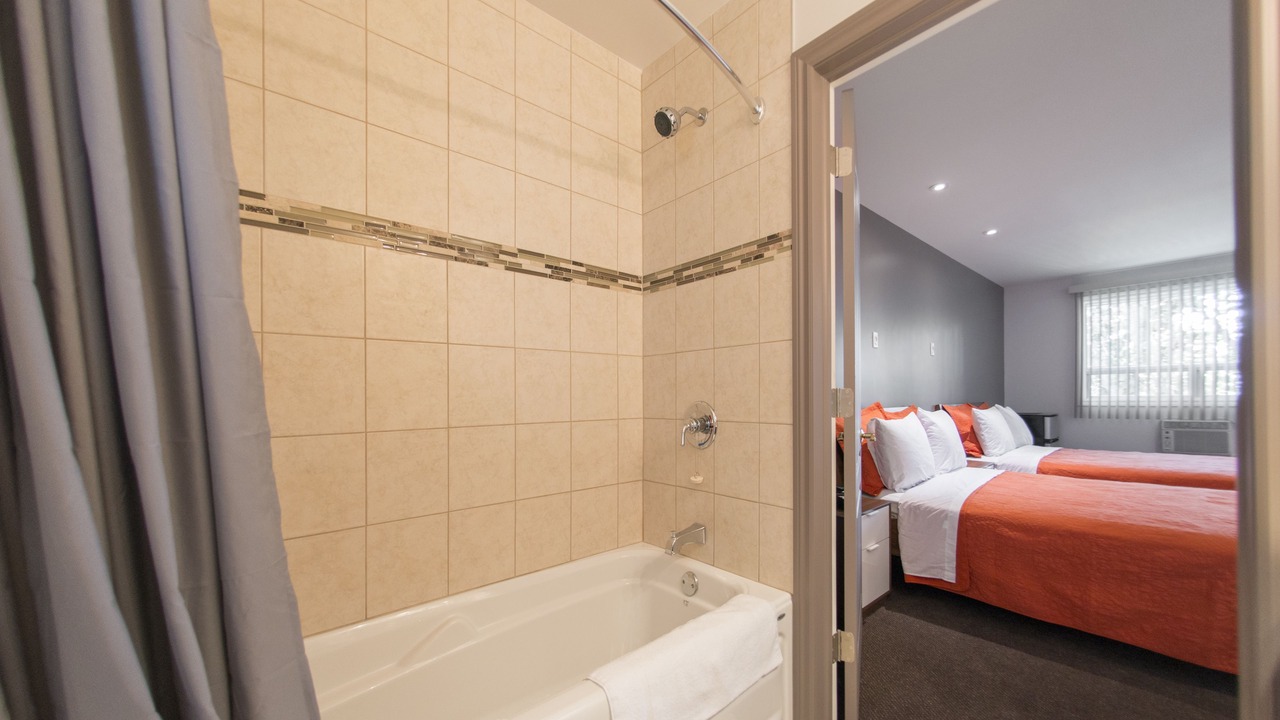 Photo of Bedroom in Cote-Des-Neiges—Notre-Dame-De-Grace