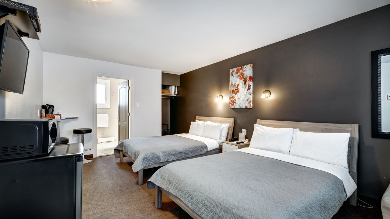 Photo of Bedroom in Cote-Des-Neiges—Notre-Dame-De-Grace