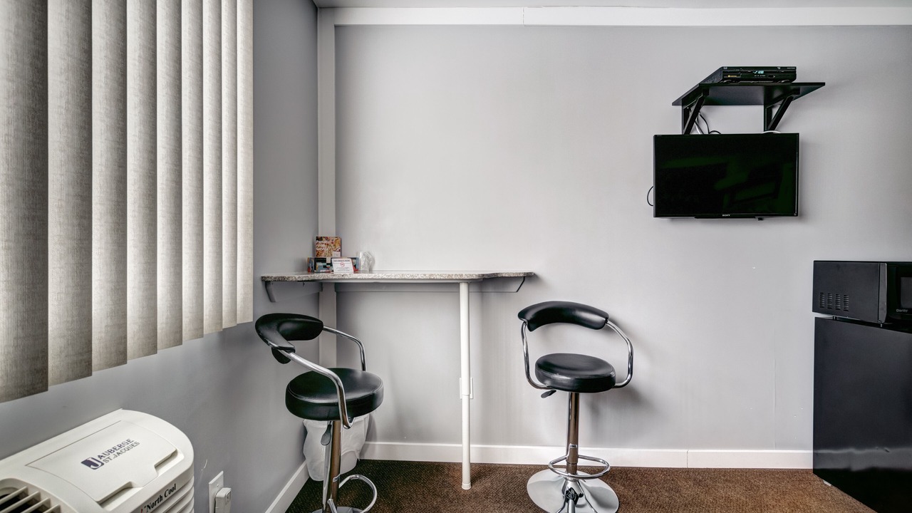 Photo of Bedroom in Cote-Des-Neiges—Notre-Dame-De-Grace