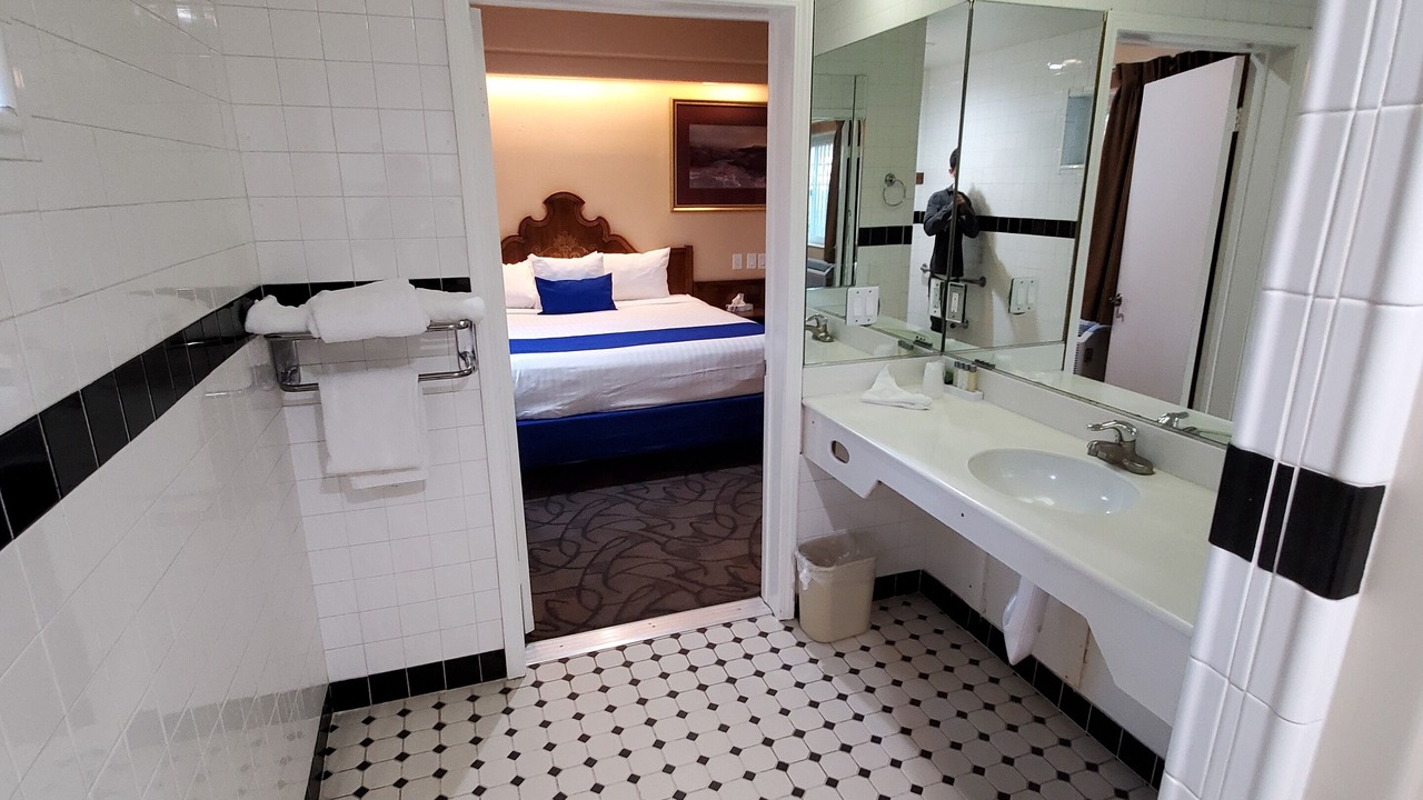 Photo of Bathroom in NoHo Arts District